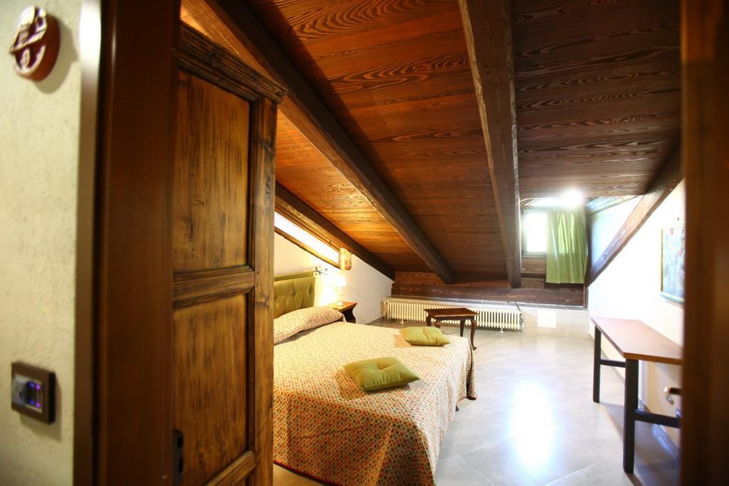 Il Vecchio Mulino Di Bairo Pension Kamer foto